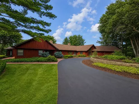 Exterior - 7328 Kinnikinnick Dr, Roscoe, IL 61073 photo 3 of 17