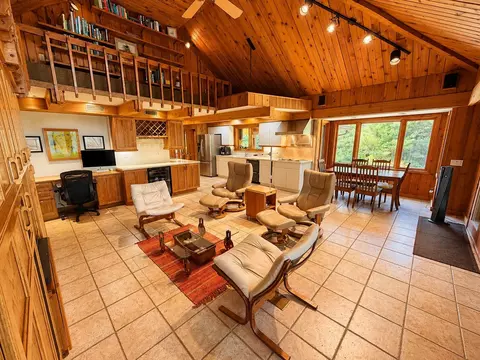 Living - 7328 Kinnikinnick Dr, Roscoe, IL 61073 photo 6 of 14