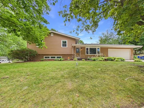 4315 Dempster Ave, Rockford, IL 61108