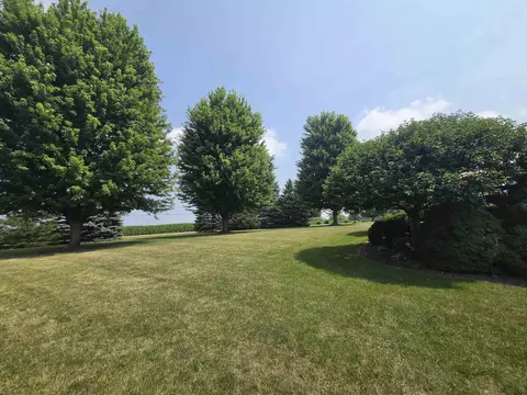 Exterior - 6628 Lindbloom Ln, Cherry Valley, IL 61016 photo 7 of 8