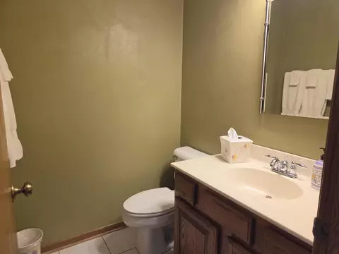 Bath - 6628 Lindbloom Ln, Cherry Valley, IL 61016 photo 1 of 3