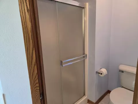Bath - 6628 Lindbloom Ln, Cherry Valley, IL 61016 photo 3 of 3