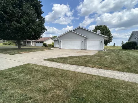 2920 Kregel Dr, Rockford, IL 61109