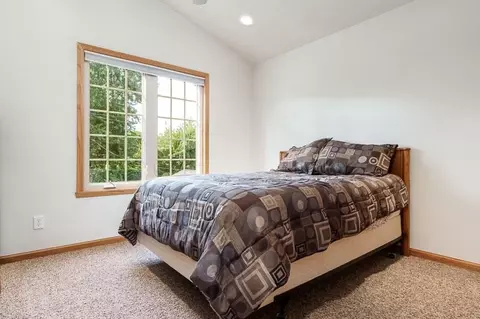 Bedroom - 11101 Edgemere Ter, Roscoe, IL 61073 photo 7 of 8