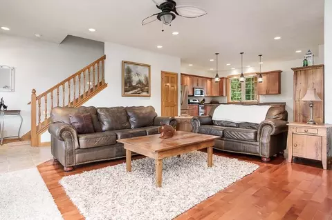 Living - 11101 Edgemere Ter, Roscoe, IL 61073 photo 3 of 5
