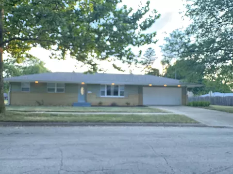 2205 Wyoming Dr, Rockford, IL 61108