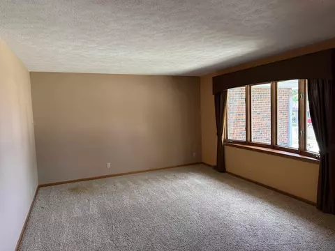 Living - 2109 W Cimarron Dr, Freeport, IL 61032 photo 1 of 2
