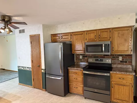 Kitchen - 2109 W Cimarron Dr, Freeport, IL 61032 photo 1 of 1