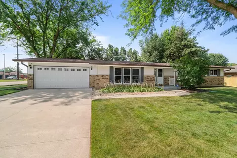 216 Linder Ln, Rochelle, IL 61068