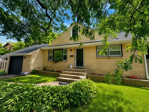 2707 Hampden Ct, Rockford, IL 61107