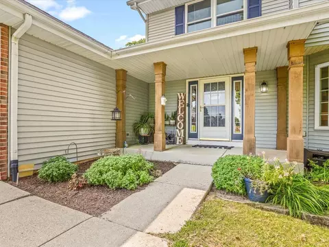 6937 N Summit Dr, Byron, IL 61010 photo 4