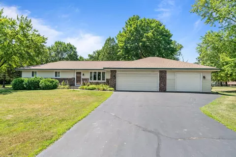 Exterior - 6851 Strong Box Cir, Roscoe, IL 61073 photo 2 of 8