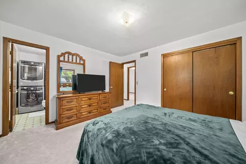 Bedroom - 6851 Strong Box Cir, Roscoe, IL 61073 photo 6 of 6