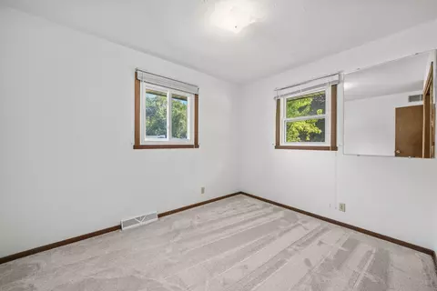 Bedroom - 6851 Strong Box Cir, Roscoe, IL 61073 photo 1 of 6