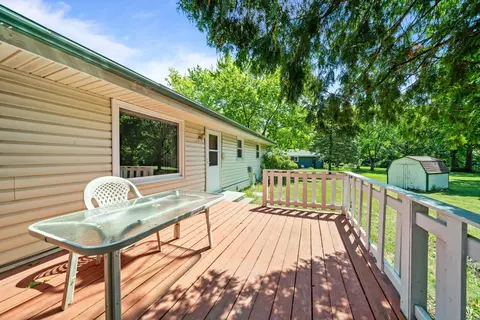 Exterior - 6851 Strong Box Cir, Roscoe, IL 61073 photo 5 of 8