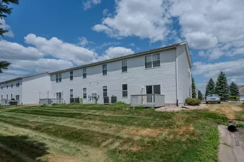 Exterior - 10164 Monarch Rd UNIT 2, Roscoe, IL 61073 photo 4 of 4