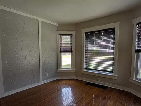 Living - 1453 S Float Ave, Freeport, IL 61032 photo 3 of 5
