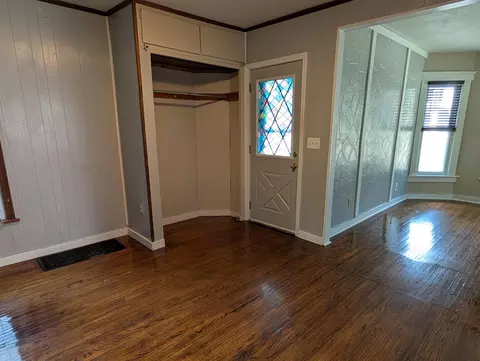 Living - 1453 S Float Ave, Freeport, IL 61032 photo 2 of 5