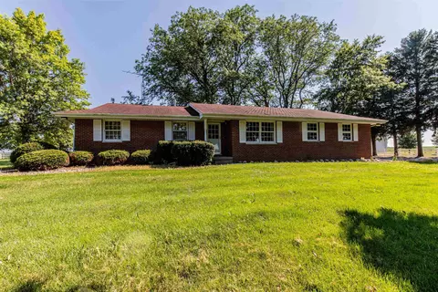752 E Ill St Rt 34 Hwy, Earlville, IL 60518