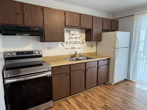 Kitchen - 1020 9th St, Harvard, IL 60033 photo 1 of 2