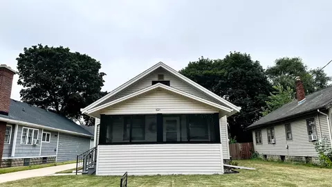 1621 Latham St, Rockford, IL 61103
