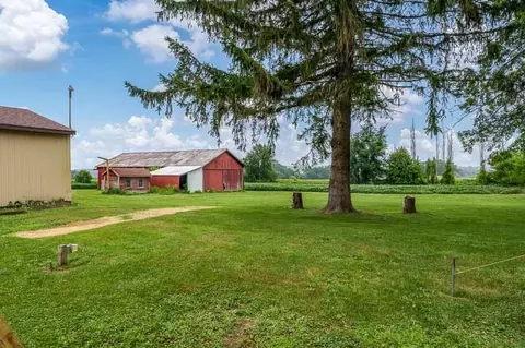 Exterior - 7018 Best Rd, Pecatonica, IL 61063 photo 5 of 10