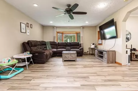 Living - 7018 Best Rd, Pecatonica, IL 61063 photo 1 of 3