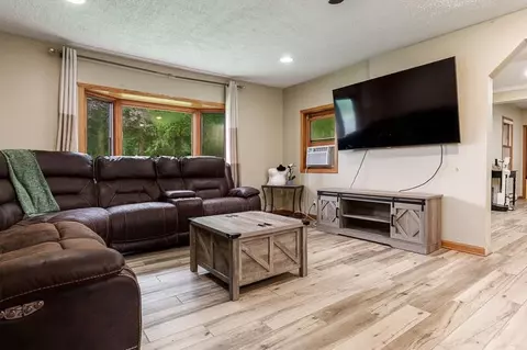 Living - 7018 Best Rd, Pecatonica, IL 61063 photo 3 of 3