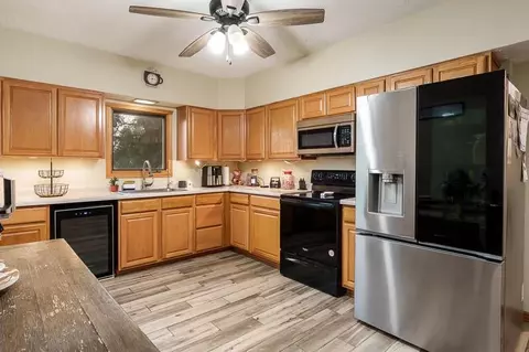 Kitchen - 7018 Best Rd, Pecatonica, IL 61063 photo 2 of 4