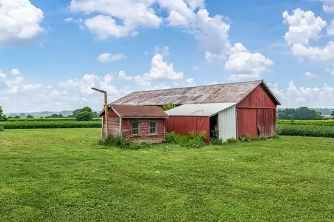 Exterior - 7018 Best Rd, Pecatonica, IL 61063 photo 6 of 10