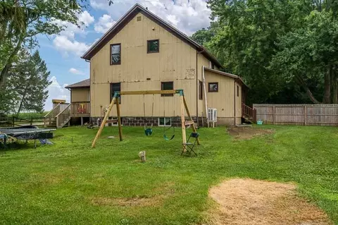 Exterior - 7018 Best Rd, Pecatonica, IL 61063 photo 2 of 10