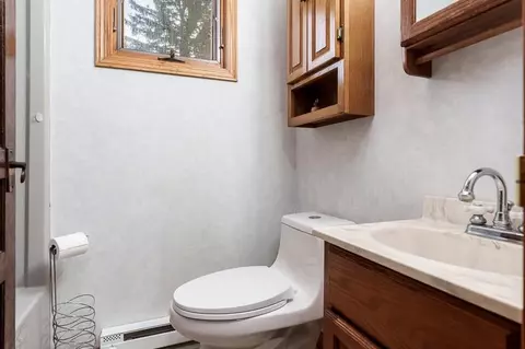 Bath - 7018 Best Rd, Pecatonica, IL 61063 photo 3 of 3