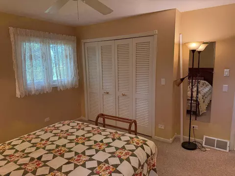 Bedroom - 2282 Shepard Dr, Freeport, IL 61032 photo 2 of 5
