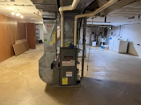 Other - 2282 Shepard Dr, Freeport, IL 61032 photo 5 of 8
