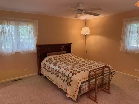 Bedroom - 2282 Shepard Dr, Freeport, IL 61032 photo 1 of 5