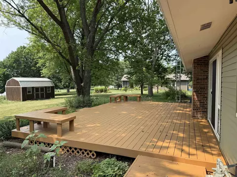 Exterior - 2282 Shepard Dr, Freeport, IL 61032 photo 3 of 10