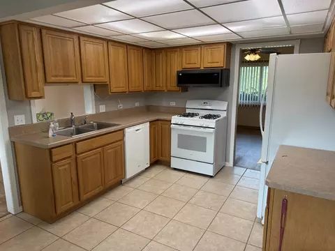 Kitchen - 2282 Shepard Dr, Freeport, IL 61032 photo 1 of 2