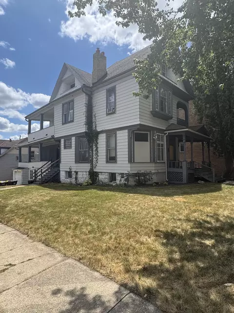735 N Court St, Rockford, IL 61103