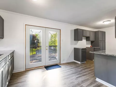 Kitchen - 1659 Larchmont Rd, Lake Summerset, IL 61019 photo 4 of 4