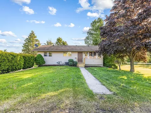 Exterior - 1659 Larchmont Rd, Lake Summerset, IL 61019 photo 7 of 8