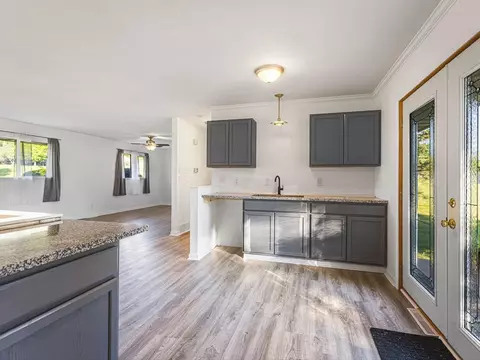 Kitchen - 1659 Larchmont Rd, Lake Summerset, IL 61019 photo 1 of 4