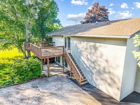 Exterior - 1659 Larchmont Rd, Lake Summerset, IL 61019 photo 3 of 8