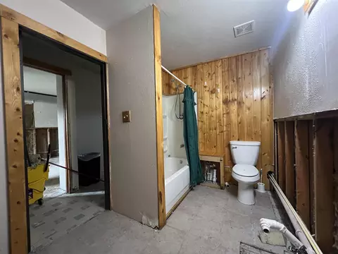 Bath - 101 Main St, Leaf River, IL 61047 photo 1 of 1