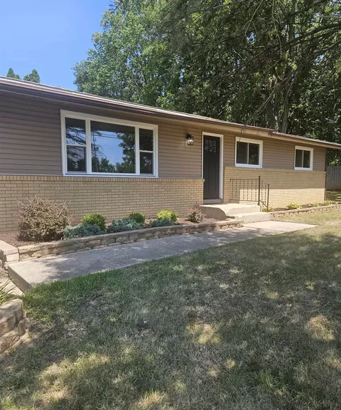Exterior - 421 E Main St, Rockton, IL 61072 photo 2 of 6