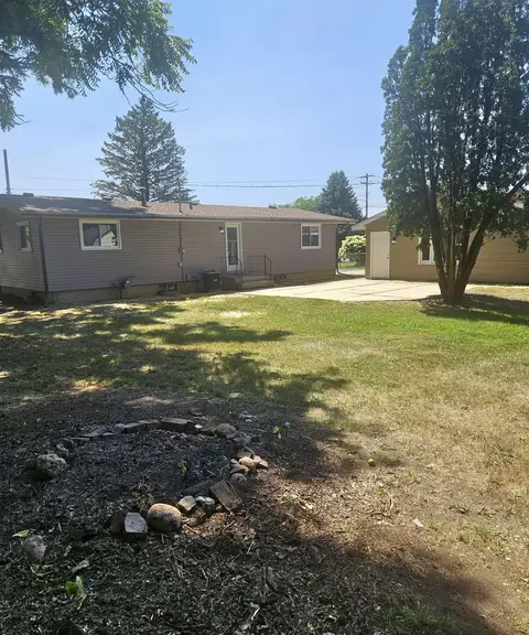 Exterior - 421 E Main St, Rockton, IL 61072 photo 5 of 6