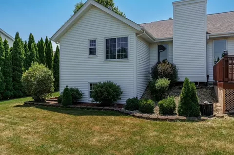 Exterior - 6672 Lindbloom Ln, Cherry Valley, IL 61016 photo 5 of 6
