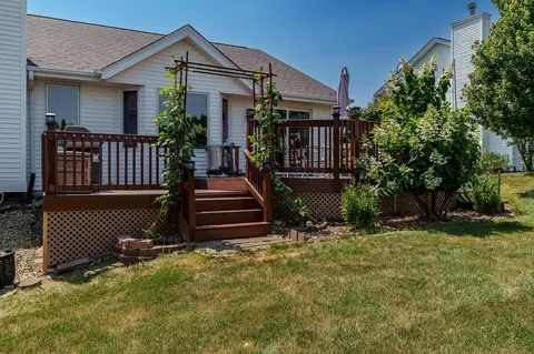 Exterior - 6672 Lindbloom Ln, Cherry Valley, IL 61016 photo 4 of 6