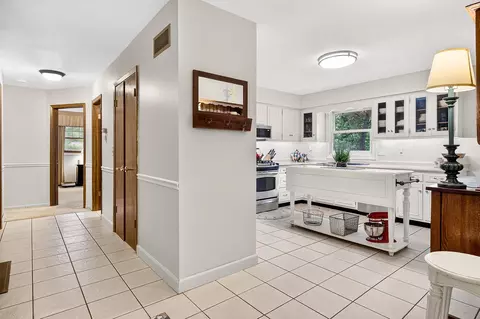 Entry Way - 7767 Northgate Rd, Roscoe, IL 61073 photo 4 of 7