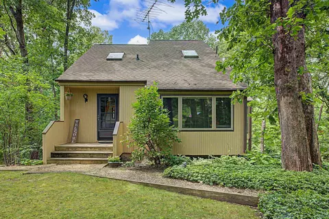 16 Pinehurst Ct, Galena, IL 61036