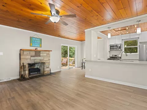 Living - 3634 S Mill Rd, Cherry Valley, IL 61016 photo 4 of 6